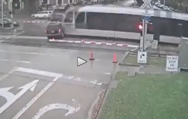 Κατέληξε στο νοσοκομείο γιατί… βιαζόταν (βίντεο)