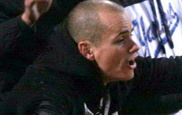 ΒΙΝΤΕΟ: Ο ξυλοδαρμός των βουλευτών της ΧΑ από το γιο Μπαλτάκου