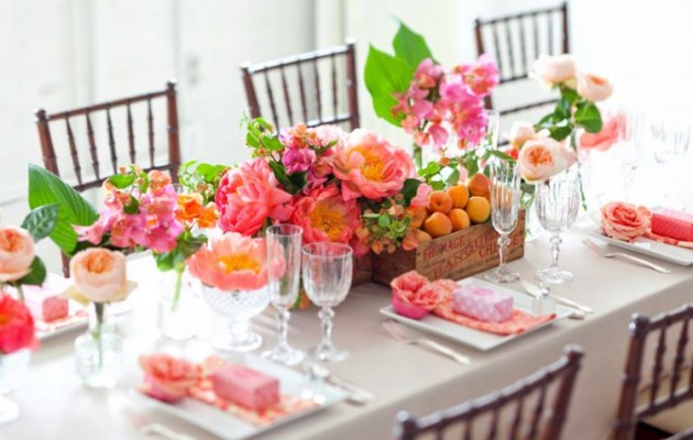 Ανοιξιάτικες νότες στη διακόσμηση του τραπεζιού