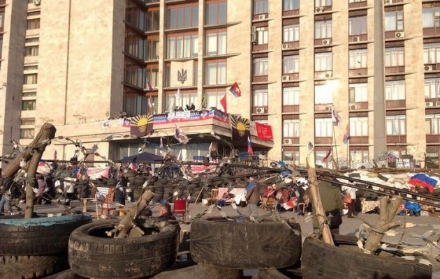 Ουκρανία: Οι Ρώσοι οχυρώνονται στην κεντρική πλατεία του Ντονέτσκ