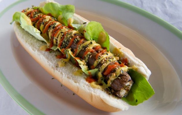 Vegan hot dog με μελιτζάνα