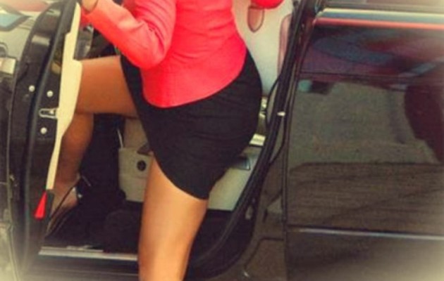 Ενθουσίασε η Ελληνίδα παρουσιάστρια με το πώς… καβαλάει το τζιπ!