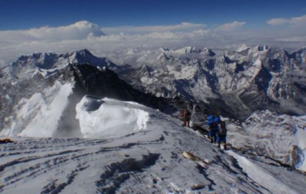 Φονική χιονοστιβάδα στο Έβερεστ