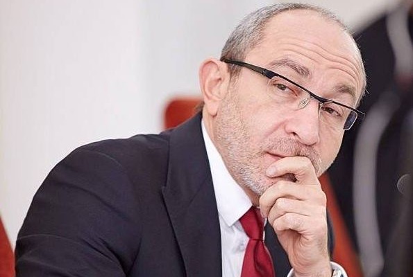 “12 φορές πυροβόλησαν πισώπλατα τον Ρώσο δήμαρχο του Χάρκοβο” (βίντεο)