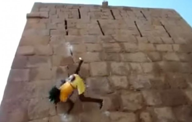 Θαυμάστε την γυναίκα – αράχνη (βίντεο)