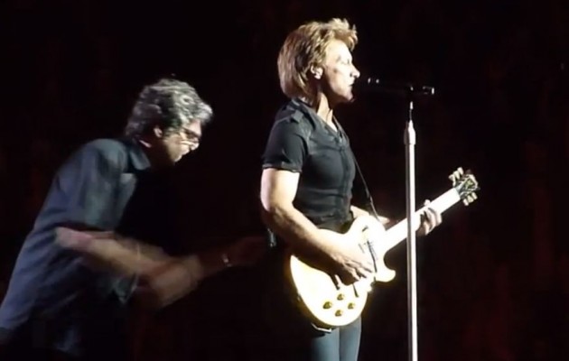 Απίστευτα ατυχήματα με… κιθάρες (βίντεο)