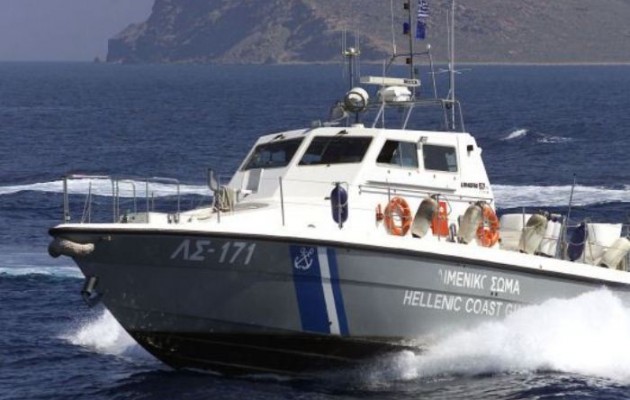 Φορτηγό πλοίο ναυάγησε δυτικά της Κρήτης – Τρεις αγνοούμενοι
