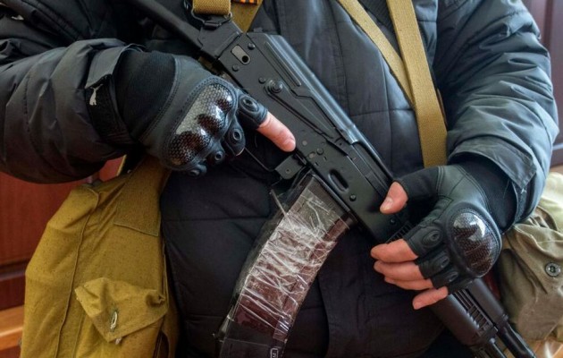 Ουκρανία: Καλούν τους Ρώσους στο Λουγκάντσκ να παραδώσουν τα όπλα