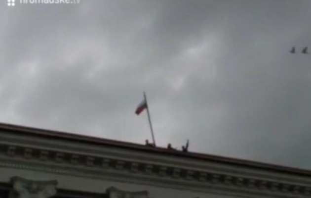 Έκτακτο: Ρώσοι αυτονομιστές κατέλαβαν το κτίριο της τοπικής κυβέρνησης στο Λουγκάντσκ