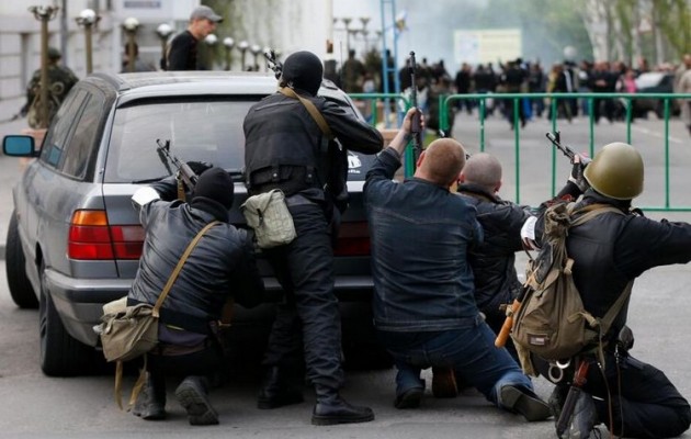 Αυτονομιστές Ρώσοι πολιορκούν το υπουργείο Εσωτερικών στο Λουγκάντσκ