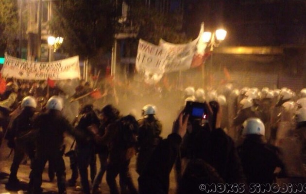 Επεισόδια στην οδό Σταδίου – δακρυγόνα και συγκρούσεις