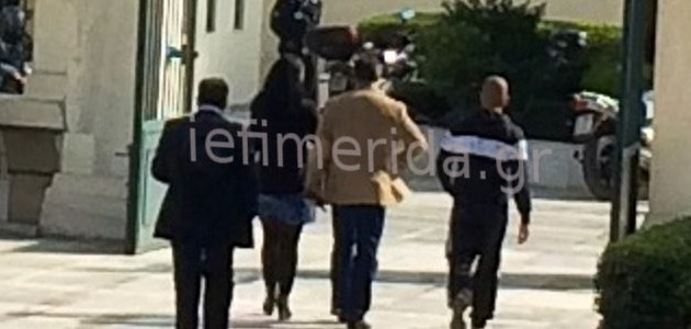 Αστυνομικοί φυγάδευσαν τον υιό Μπαλτάκο μετά την επίθεση σε βουλευτές της ΧΑ