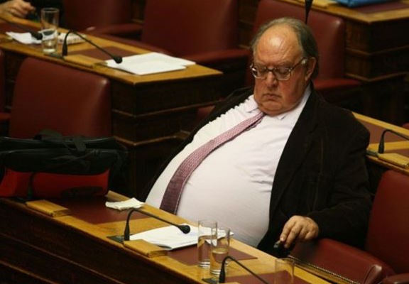 Ο Πάγκαλος σκούζει ότι αηδιάζει με το Βαρουφάκη