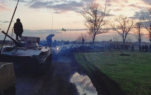 300 Ουκρανοί στρατιώτες κατέβασαν τα όπλα τους και φεύγουν, λέει το RT