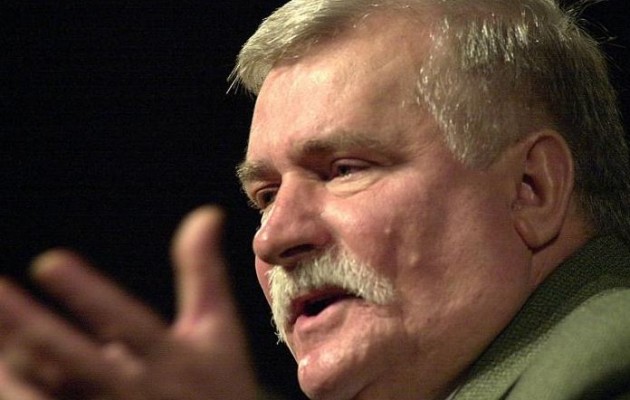 Λεχ Βαλέσα: Ο Πούτιν πρέπει να δικαστεί από το Διεθνές Δικαστήριο της Χάγης