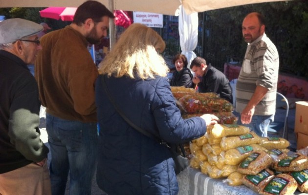 “Μπλόκο” στους μεσάζοντες και στην ακρίβεια από τους “Πολίτες του Βύρωνα”