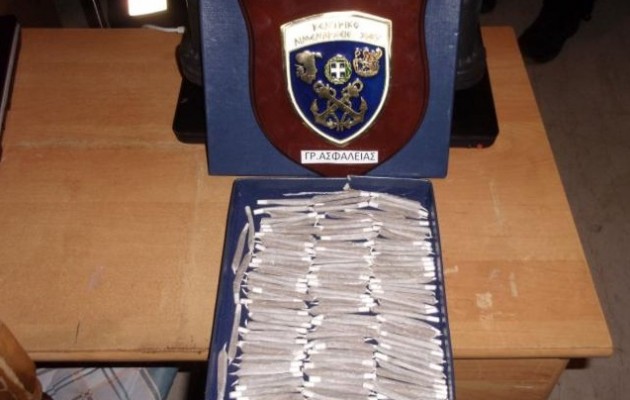 Συνελήφθη φαντάρος στη Χίο με 120 τσιγάρα χασίς