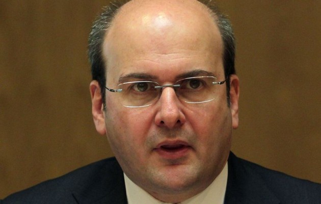 Υπερασπιστής των φτωχών ο Χατζηδάκης: “Η κυβέρνηση ζημιώνει τους ασθενέστερους πολίτες”