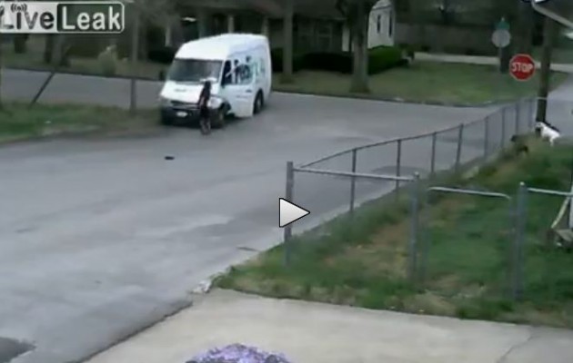 Ξέχασε να τραβήξει χειρόφρενο και ακολούθησε… πανικός