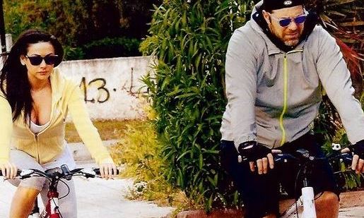 Χολίδης – Μουστάκα: Ρομαντική βόλτα με τα ποδήλατά τους