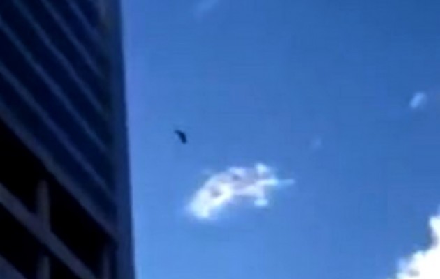 Χιλή: Η τραγική στιγμή της αυτοκτονίας νεαρού από τον 25ο όροφο (βίντεο)