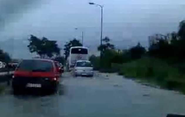 Δύο νεκροί από τις πλημμύρες που πλήττουν την Σερβία (βίντεο)