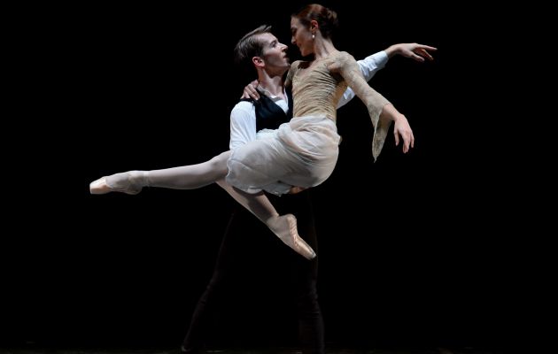 Θερμό χειροκρότημα για τον Ερωτευμένο Σοπέν στο Δημοτικό θέατρο Πειραιά