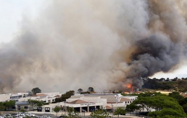 Στο έλεος της πυρκαγιάς η Καλιφόρνια – Εκκενώθηκε πόλη (βίντεο)