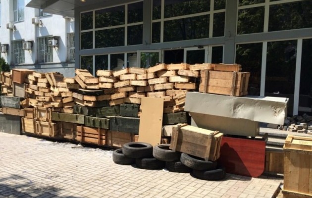 ΒΙΝΤΕΟ: Η κατάληψη του κτιρίου της Κρατικής Ασφάλειας στο Ντονέτσκ