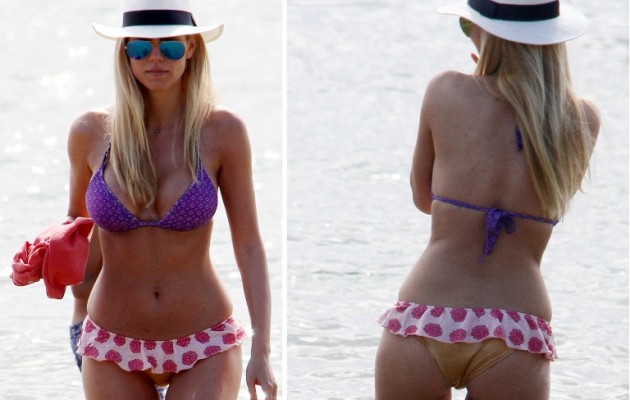 Απόλαυση η Δούκισσα Νομικού όταν μπαίνει και βγαίνει στο νερό!