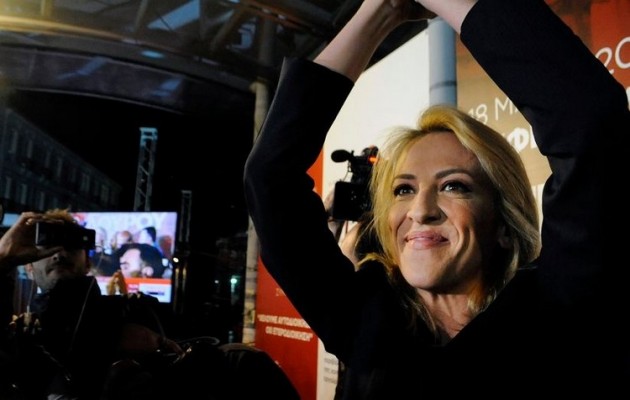 Δούρου: Ο Σγουρός κρύβεται από τους πολίτες πίσω από Σαμαρά και Βενιζέλο