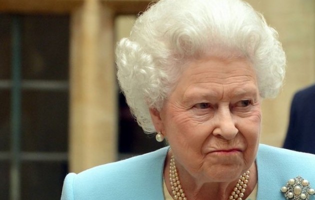 Μαθητές πίστευαν ότι η φωτογραφία της Βασίλισσας Ελισάβετ έδειχνε την… Μέρκελ