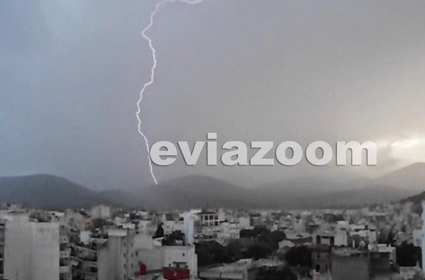 Εύβοια: Οι κεραυνοί προκάλεσαν φωτιές στα ορεινά (βίντεο)