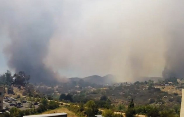 Καλιφόρνια: Εντυπωσιακό βίντεο με το πέρασμα της φωτιάς