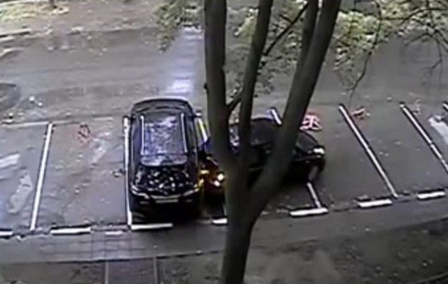 Η χειρότερη γυναίκα οδηγός ξεπαρκάρει (βίντεο)