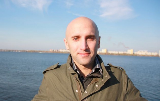 Οι ναζί της Ουκρανίας επικήρυξαν δημοσιογράφο με 10.000 δολάρια