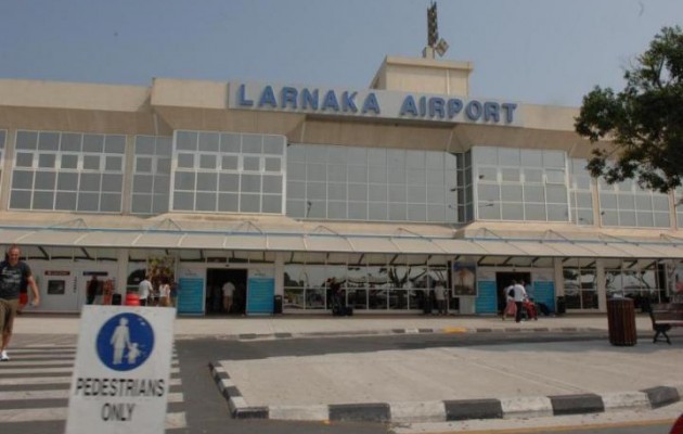 Εκκενώνεται το αεροδρόμιο της Λάρνακας μετά από τηλεφώνημα για βόμβα