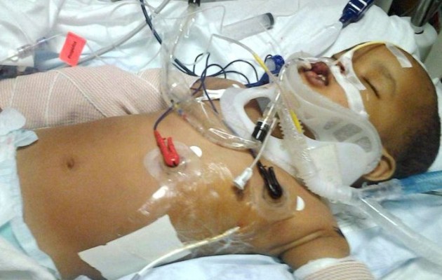 Μωρό – θαύμα έπεσε από 11ο όροφο πολυκατοικίας και επέζησε (εικόνες)