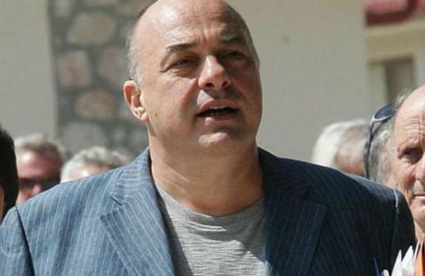 Αχ. Μπέος: Δηλώνει «φτωχός» για να μην πληρώσει αποζημίωση σε δημοσιογράφο