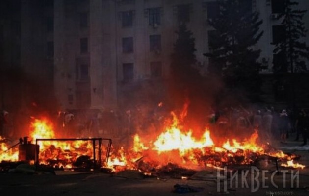 Φρίκη στην Οδησσό : “Πάνω από 10 οι νεκροί – κάηκαν στα φλεγόμενα κτίρια” (βίντεο)