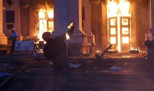 Οδησσός: 116 Ρώσοι κάηκαν στο κτίριο που πυρπόλησαν οι ναζιστές