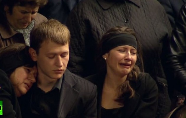 Θρήνος και οργή στις κηδείες των θυμάτων της Οδησσού (βίντεο)