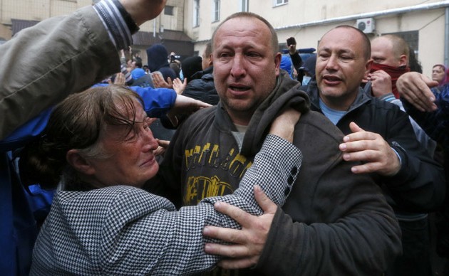 Οδησσός: Η αστυνομία απελευθέρωσε τους 67 Ρώσους που γλύτωσαν από την κόλαση της φωτιάς