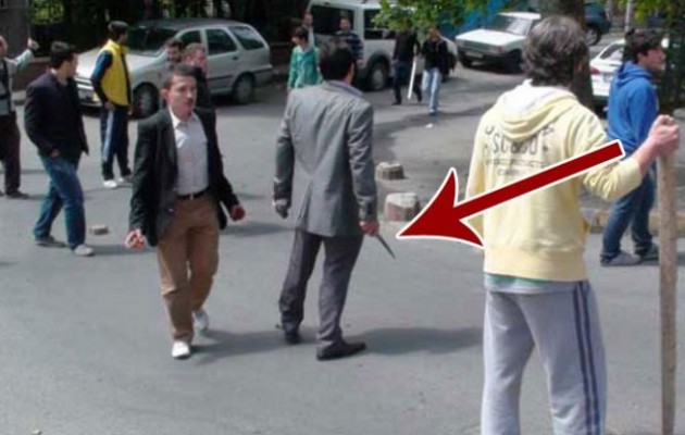 Τουρκία: Παρακρατικοί με σουγιάδες και ρόπαλα κατά των διαδηλωτών