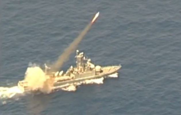 Εντυπωσιακές βολές κατευθυνόμενων βλημάτων από το Πολεμικό Ναυτικό (βίντεο)
