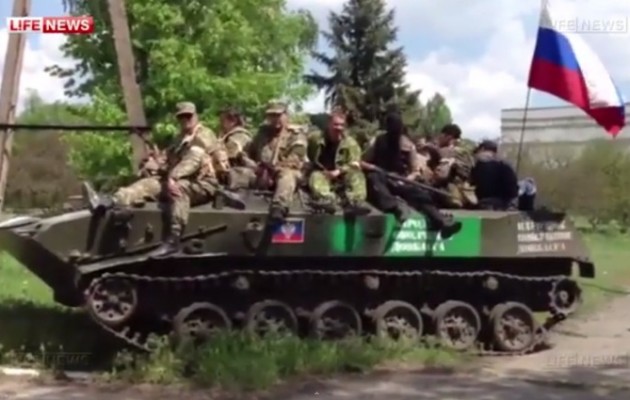 Οι ρωσόφωνοι πήραν στο κυνήγι τους Ουκρανούς στο Σλοβιάντσκ