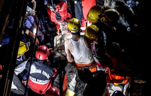 Τραγωδία στην Τουρκία: 157 νεκροί  και 76 τραυματίες από έκρηξη σε ανθρακωρυχείο (βίντεο)