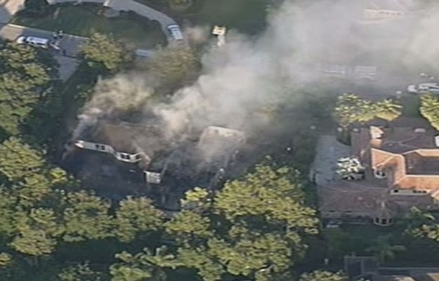 Εκτέλεσε όλη του την οικογένεια και πριν αυτοκτονήσει έβαλε φωτιά στην έπαυλή τους