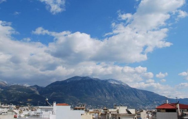 Καλός καιρός με σποραδικές καταιγίδες