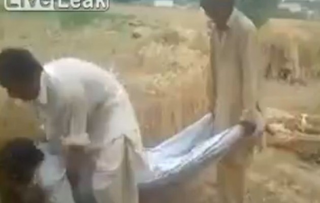 To νέο τεχνολογικό θαύμα του Πακιστάν η… θεριζοαλωνιστική ανθρωπο-μηχανή (βίντεο)
